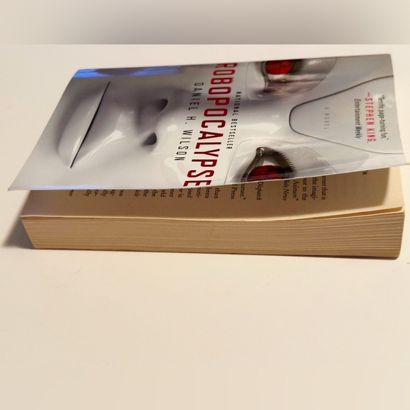 Robopocalypse by Daniel H. Wilson - Picture 4 of 4